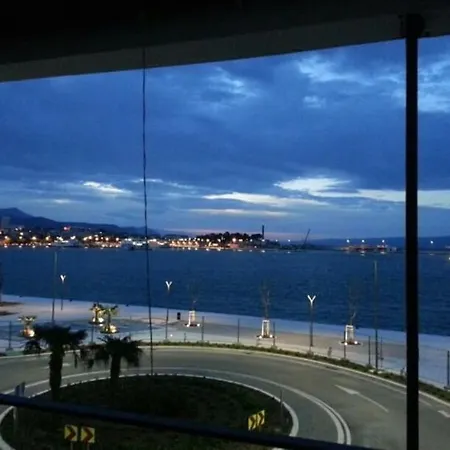 Lala Amazing Sea View